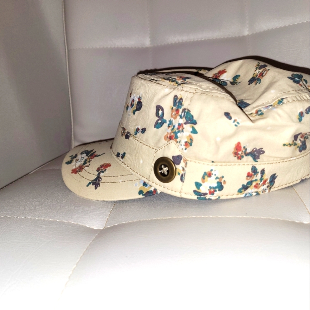 Floral ballcap - Picture 2 of 4